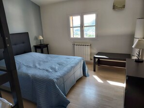 3 quartos, ferros/tábuas de passar roupa