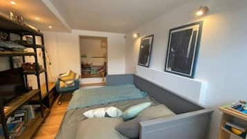 3 chambres, fer et planche à repasser, Wi-Fi, draps fournis