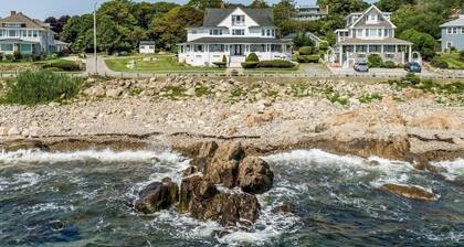 Gorgeous Oceanfront 2-Bdrm Apartment w/ Fireplace