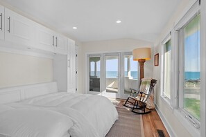 2 bedrooms, WiFi, bed sheets - Gorgeous Oceanfront 2-Bdrm Apartment w/ Fireplace (Gloucester)