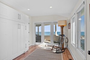 Interior - Gorgeous Oceanfront 2-Bdrm Apartment w/ Fireplace (Gloucester)