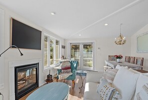 Living area - Gorgeous Oceanfront 2-Bdrm Apartment w/ Fireplace (Gloucester)