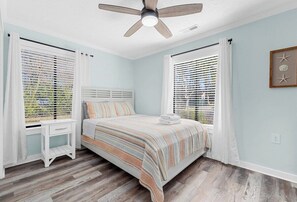 4 Schlafzimmer, Bügeleisen/Bügelbrett, WLAN, Bettwäsche