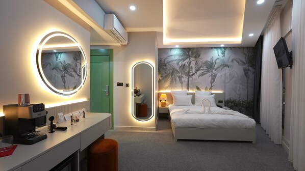 Desk, laptop workspace, soundproofing, iron/ironing board - Cartier Luxury Otel (Diyarbakir)