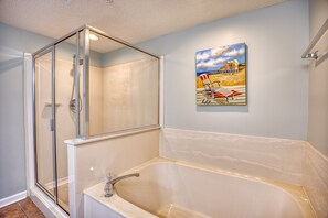Shower, hair dryer, towels - Ashworth 805 | Oceanfront Four Bedroom Condo (North Myrtle Beach)
