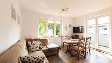 Apartment | 1 bedroom, individually decorated, individually furnished