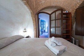 4 soverom, strykejern/-brett, wi-fi og sengetøy