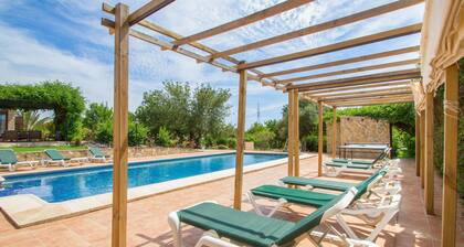 Gemütliches Haus mit 4 Schlafzimmern in.