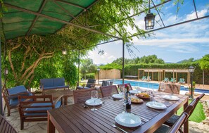 Outdoor dining - 4 bedroom cozy home in Marratxí (Marratxí)