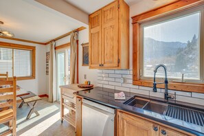 Apartment (4 Bedrooms) | Private kitchen