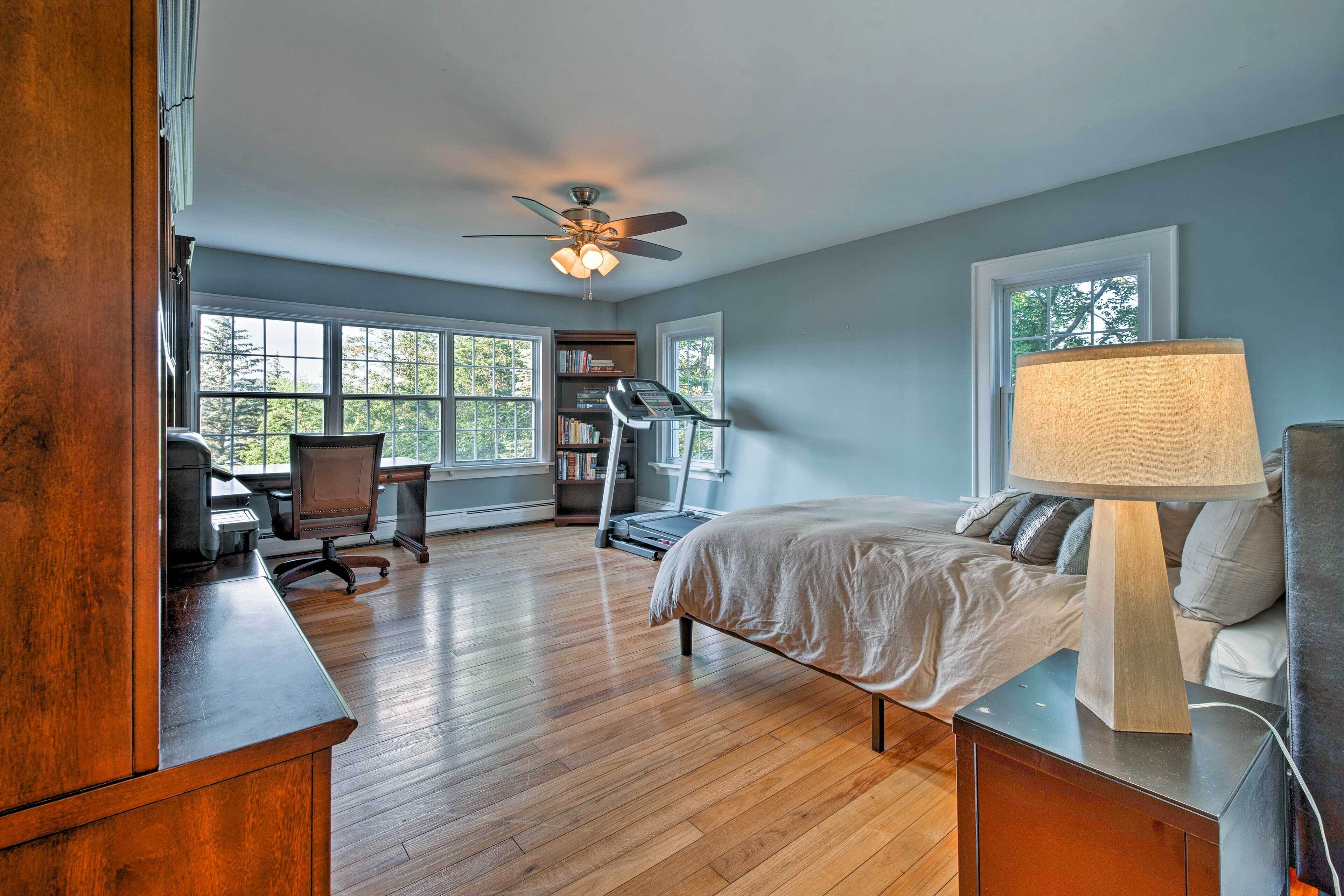 House (5 Bedrooms) | Interior