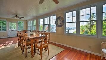 House (5 Bedrooms) | Interior