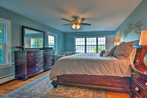 Waterfront Harveys Lake House w/ Private Dock!