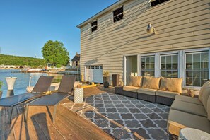 House (5 Bedrooms) | Interior