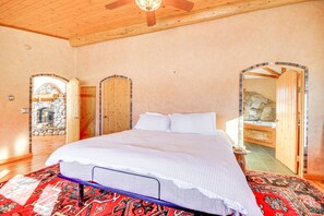 House (3 Bedrooms) | 3 bedrooms, desk, laptop workspace, iron/ironing board