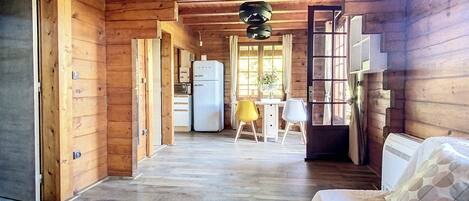 2 chambres, fer et planche Ă  repasser, Wi-Fi, draps fournis