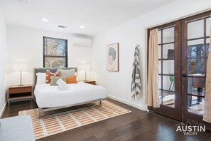 4 bedrooms, desk, iron/ironing board, free WiFi - Broadmoor xxxxxxxxxx (Austin)