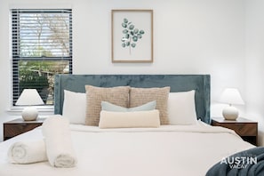 4 slaapkamers, een bureau, een strijkplank/strijkijzer, gratis wifi
