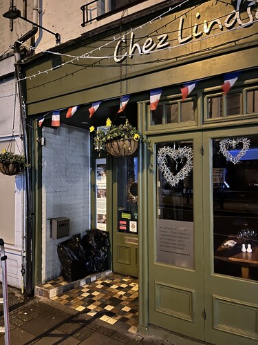 Attract travellers with an engaging headline