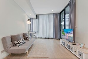 Smart TV - Stylish 1BR Entire CBD Apt 5 Minutes to Train Stations (Sydney)