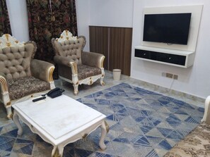 Suite presidencial | Minibar, decoración individual, mobiliario individual y escritorio