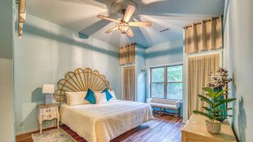 2 bedrooms, desk, free WiFi, bed sheets
