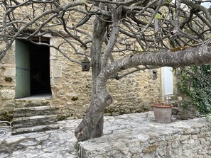 Property grounds - Charmante et Spacieuse Maison, Grande Terrasse, vue Magnifique, Jardin, Piscine (Saint-André-de-Roquepertuis)