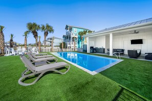 Een verwarmd zwembad