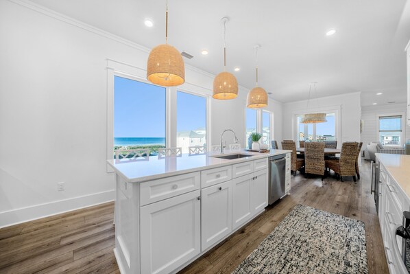 Fridge, microwave, oven, stovetop - Worth the Trip: Beach Views, Private Pool, Pet Friendly, Great Outdoor Space (Cape San Blas)