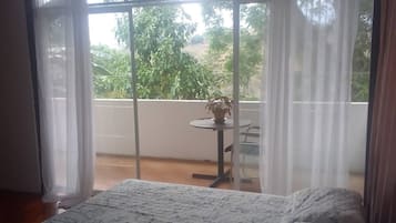 4 bedrooms, WiFi, bed sheets