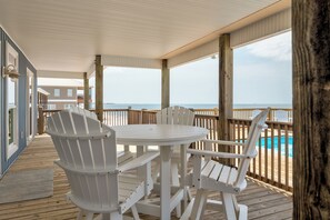 Outdoor dining - Oceanfront, through lot, private beach - Grace Wins (Dauphin Island)