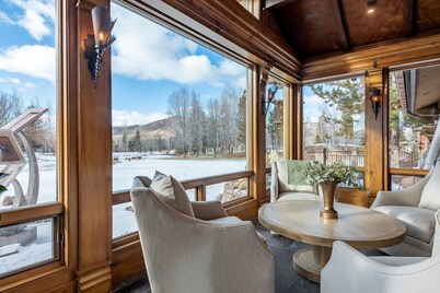 Après Lodge - The Ultimate Gathering Place for Family & Friends