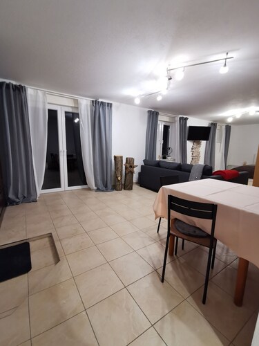 [R]Auszeit, 60 qm Einraum-Apartment, für Wanderlustige und Stadtbummler.