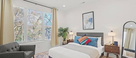 3 bedrooms, iron/ironing board, WiFi, bed sheets