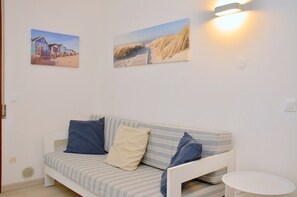 Apartment, 1 Bedroom, Balcony, Ocean View | Interior