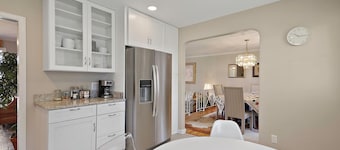 Family friendly home, sleeps 8, close to DC attractions.
New kitchen. 