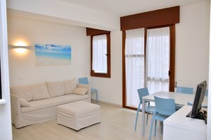 Departamento, 1 habitación, balcón, vista al océano | Sala de estar