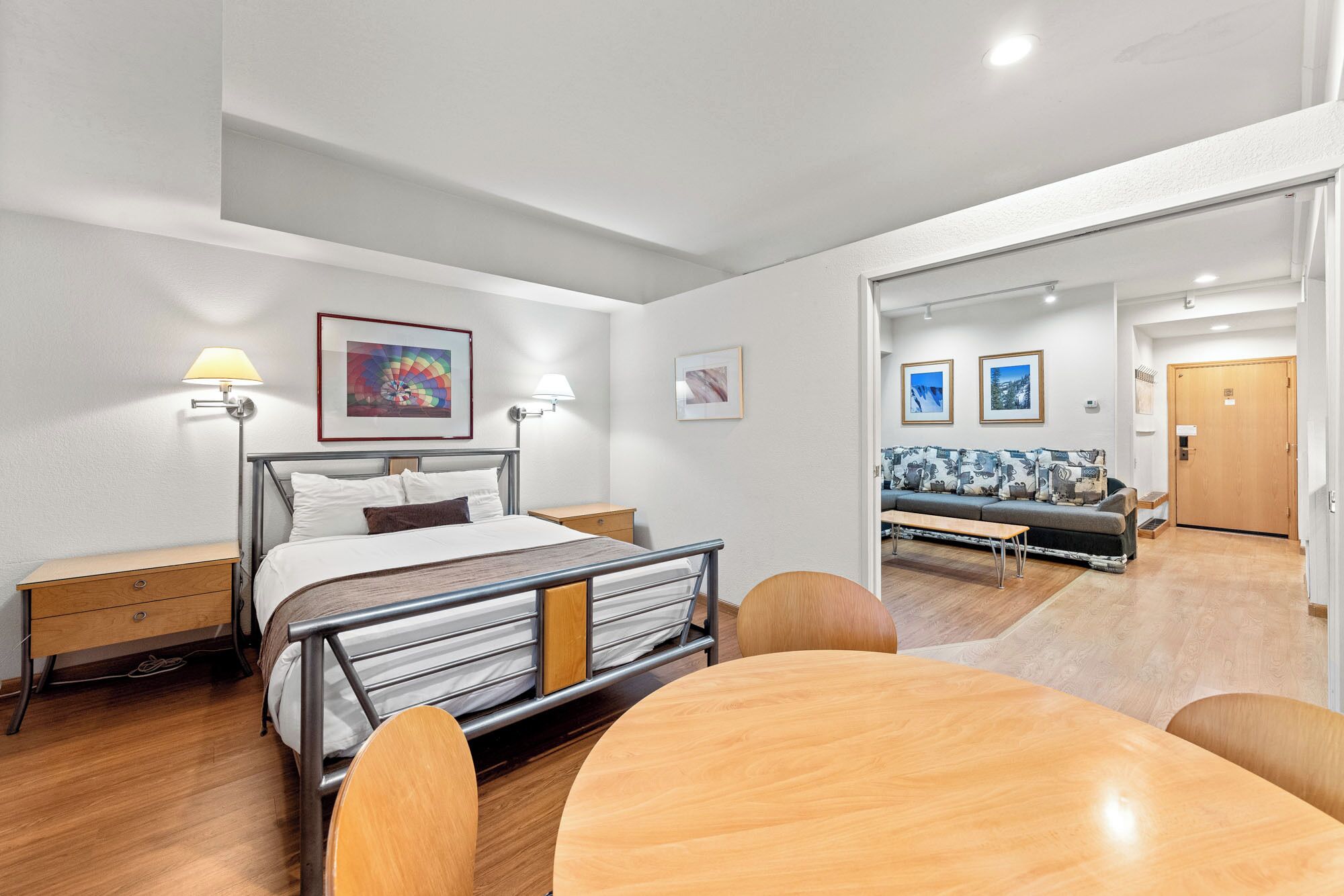 Bügeleisen/Bügelbrett, kostenloses WLAN, Bettwäsche