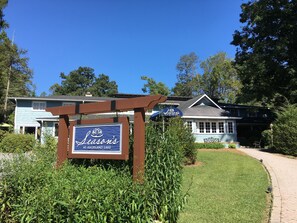 Exterior - The Azalea Cottage 3 bedroom 3 bathroom-  Sleeps 6 Located in Flat Rock, NC (Flat Rock)
