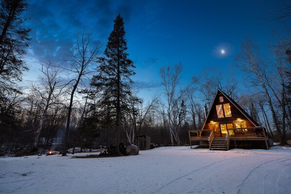 Exterior - A-Frame|40acres|HikingTrail |Screen Porch|Secluded (Emily)