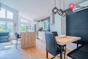 Interior - Casa Ibéricos in Portneuf / SPA Pool Sauna Billiards Trails 30 min from Quebec (Pont-Rouge)