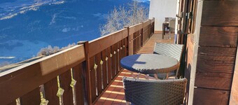 Panoramawohnung Surselva, Fantastischer Ausblick, Bietet Erholung und Aktivität