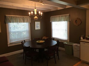 Dining - The Laurel Cottage 4 Bedroom,2 Bath,Sleeps 9, Centrally located in Flat Rock NC  (Flat Rock)