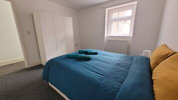 House | 2 bedrooms, iron/ironing board, free WiFi, bed sheets