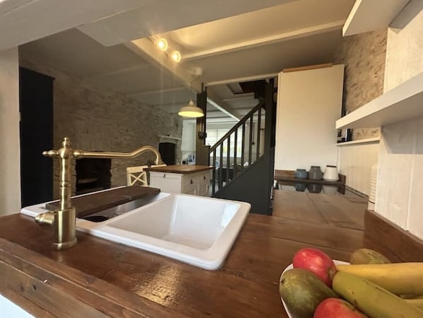 Interior - Little Cottage, Big Character! A great base for exploring South Wales (Graig)