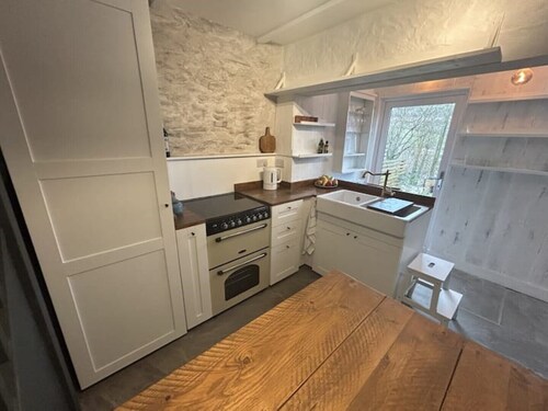 Little Cottage, Big Character! A great base for exploring South Wales