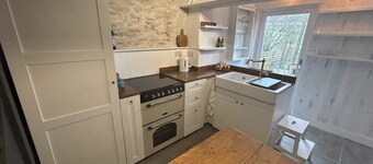 Little Cottage, Big Character! A great base for exploring South Wales