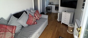Modern One Bedroom Chalet With Central Heating