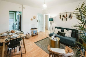 Apartment | Dining