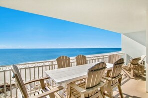 Outdoor dining - Colonnades 601 | Beach Front Luxury in Gulf Shores (Gulf Shores)